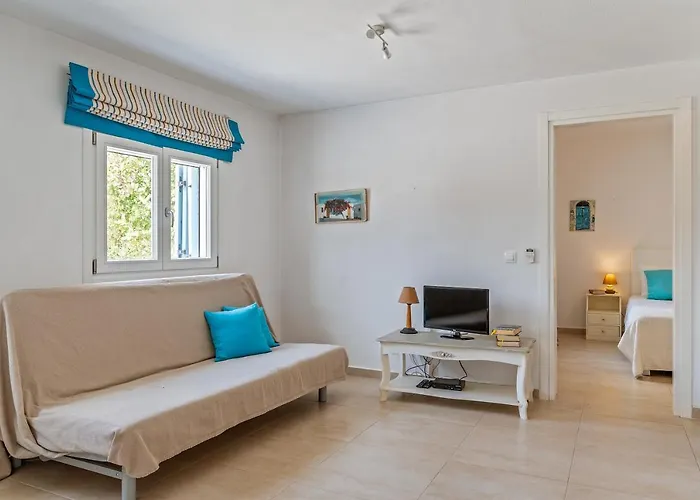 Afroditi Ftelia Gerani A Panormos (Mykonos)