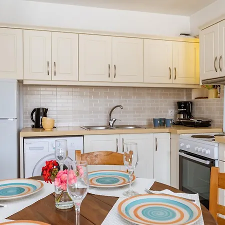 Afroditi Ftelia Gerani A Nyaraló *