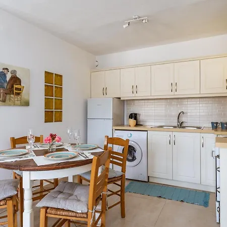 Afroditi Ftelia Gerani A Nyaraló *